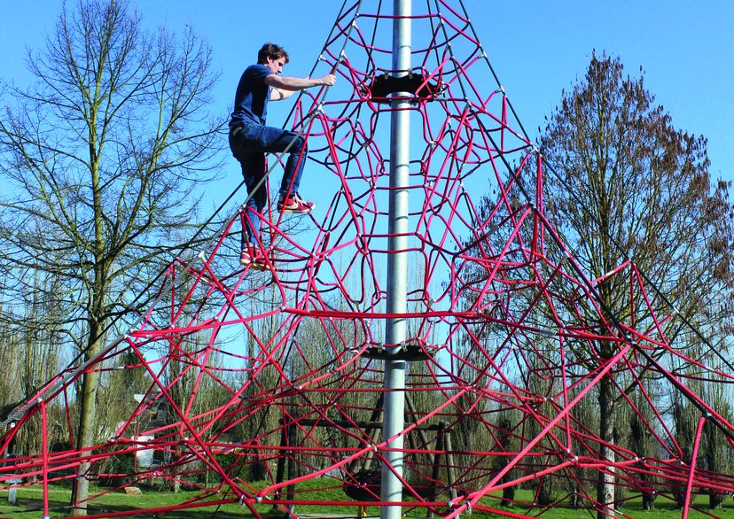 SPIDER 6 rope pyramid