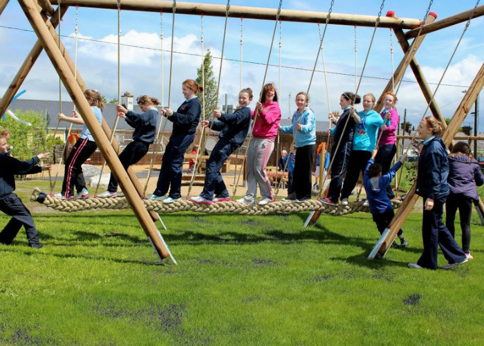 kids_playing_at_a_playground